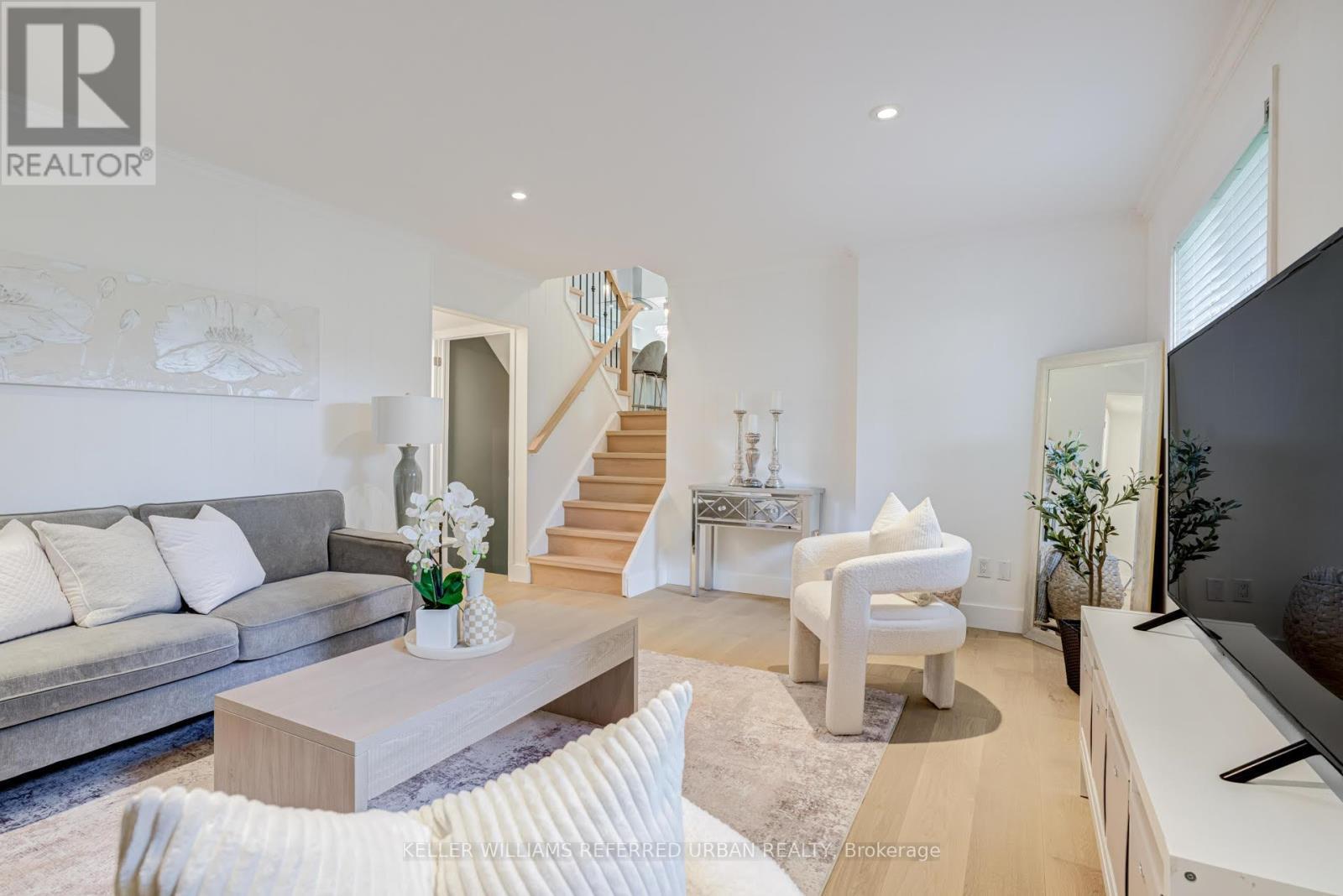 5171 Mulberry Drive, Burlington, ON - Indoor Photo Showing Living Room