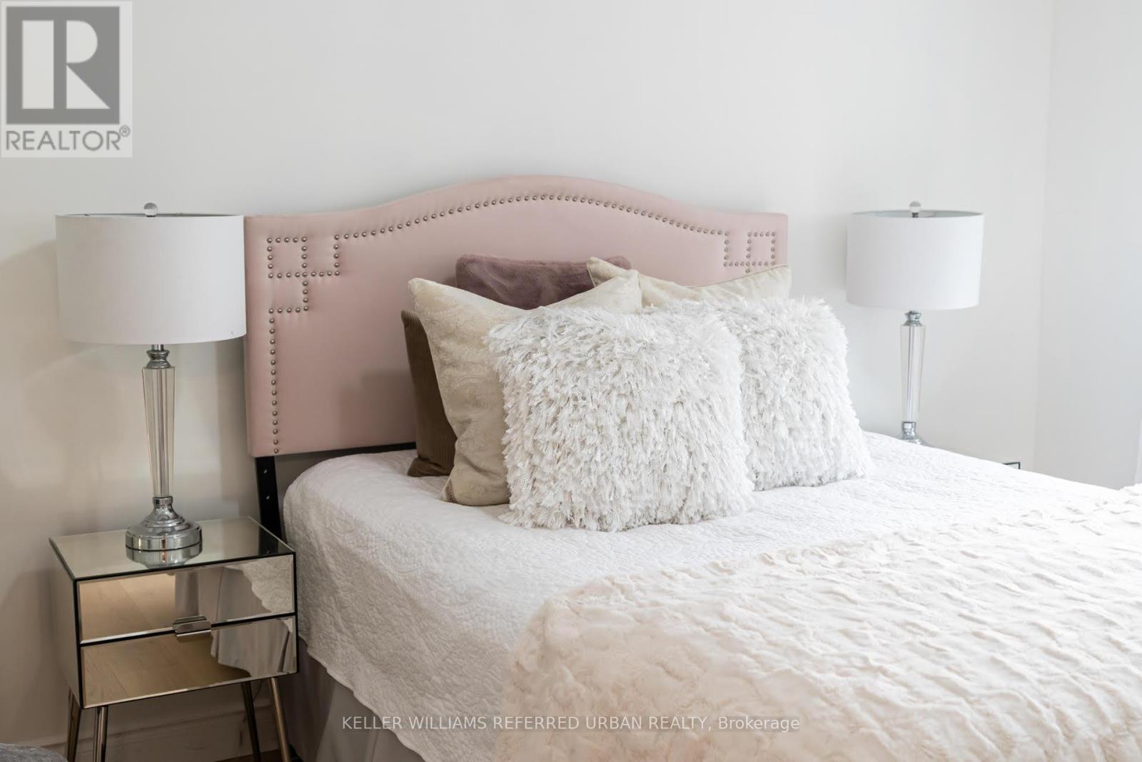 5171 Mulberry Drive, Burlington, ON - Indoor Photo Showing Bedroom