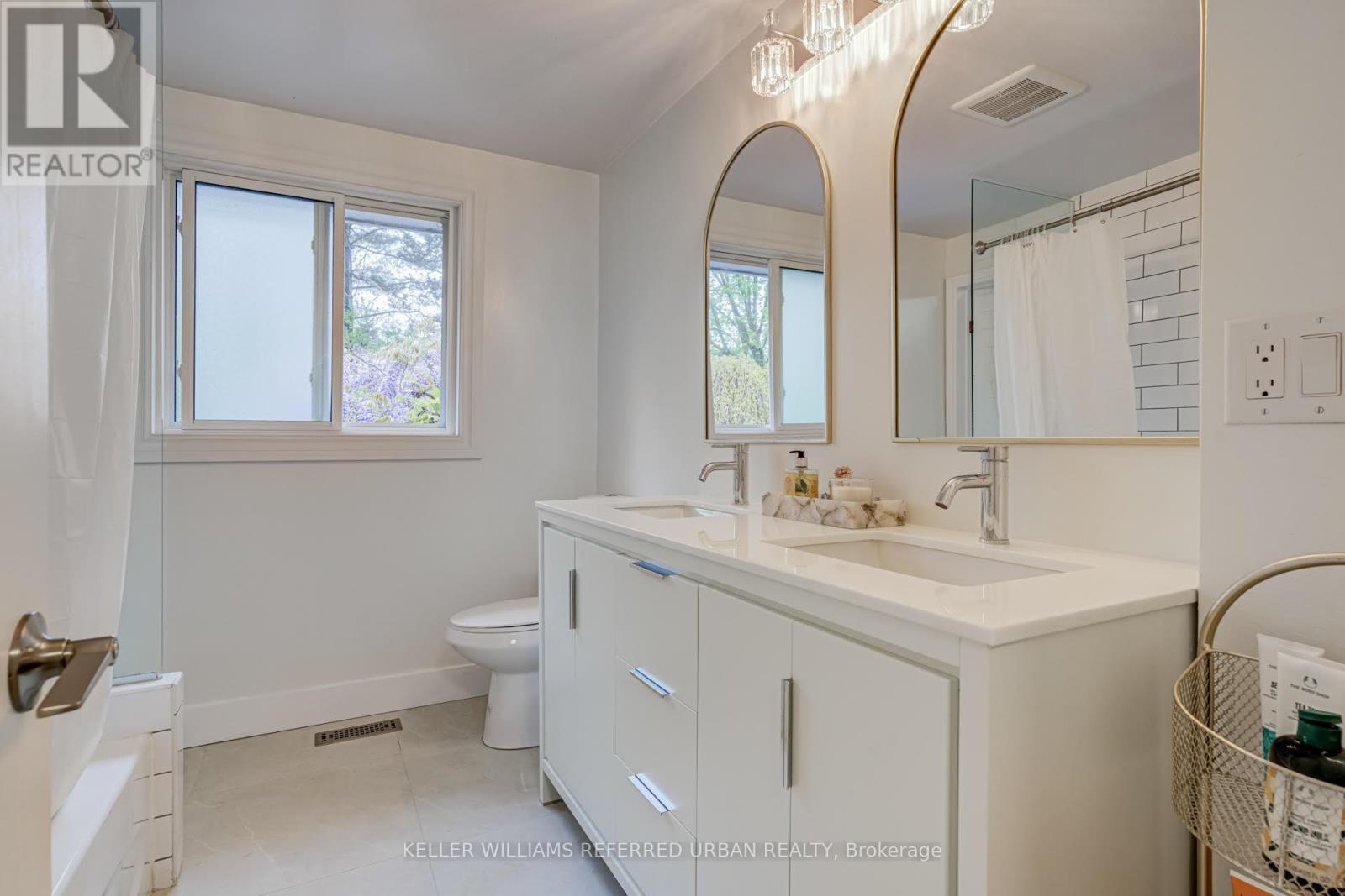 5171 Mulberry Drive, Burlington, ON - Indoor Photo Showing Bathroom