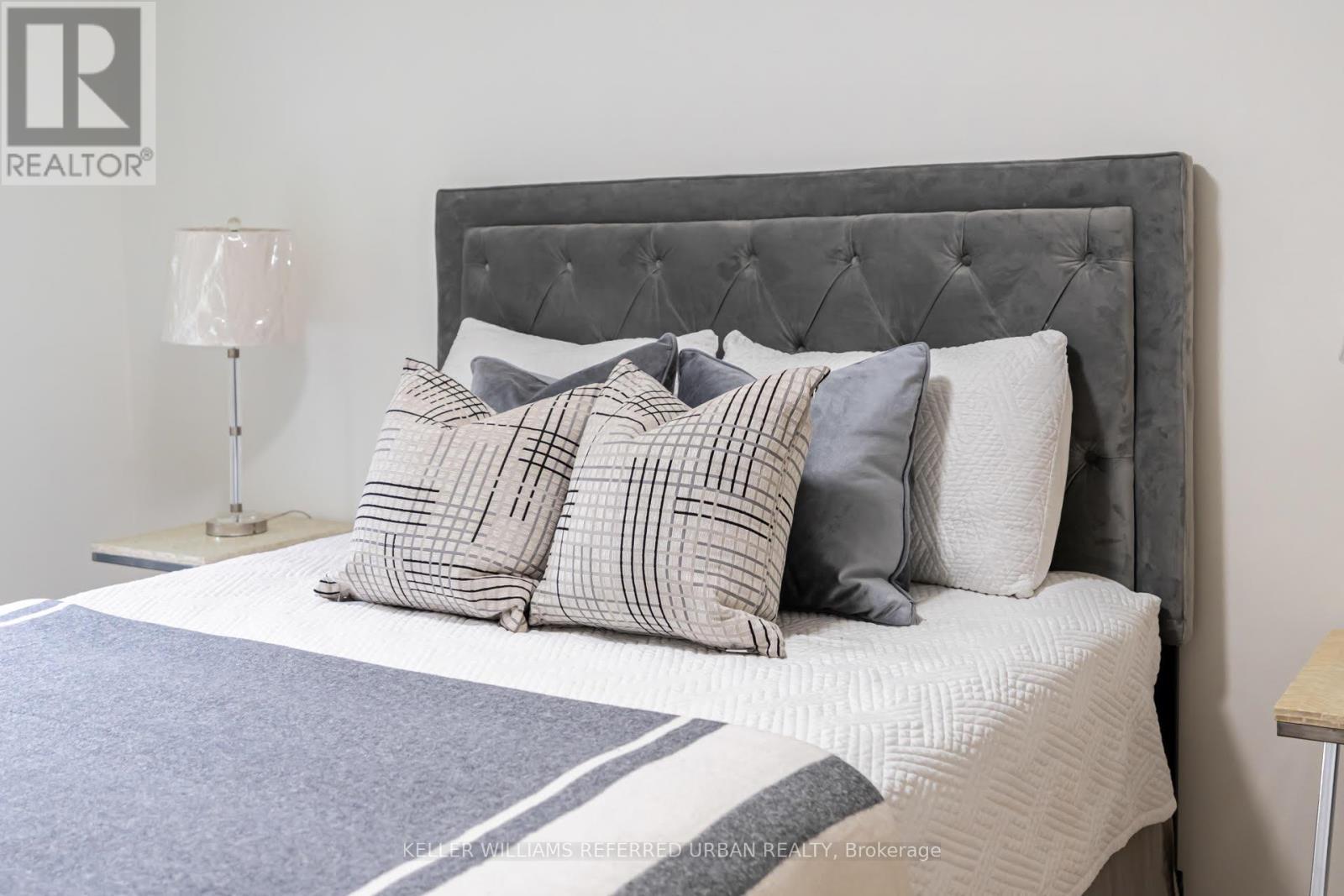 5171 Mulberry Drive, Burlington, ON - Indoor Photo Showing Bedroom