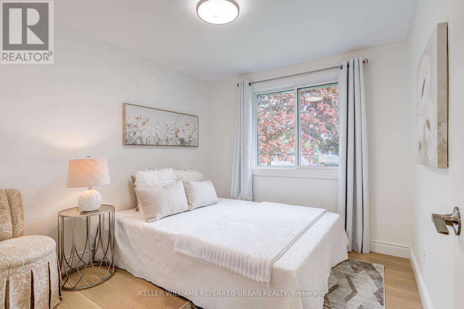 5171 Mulberry Drive, Burlington, ON - Indoor Photo Showing Bedroom