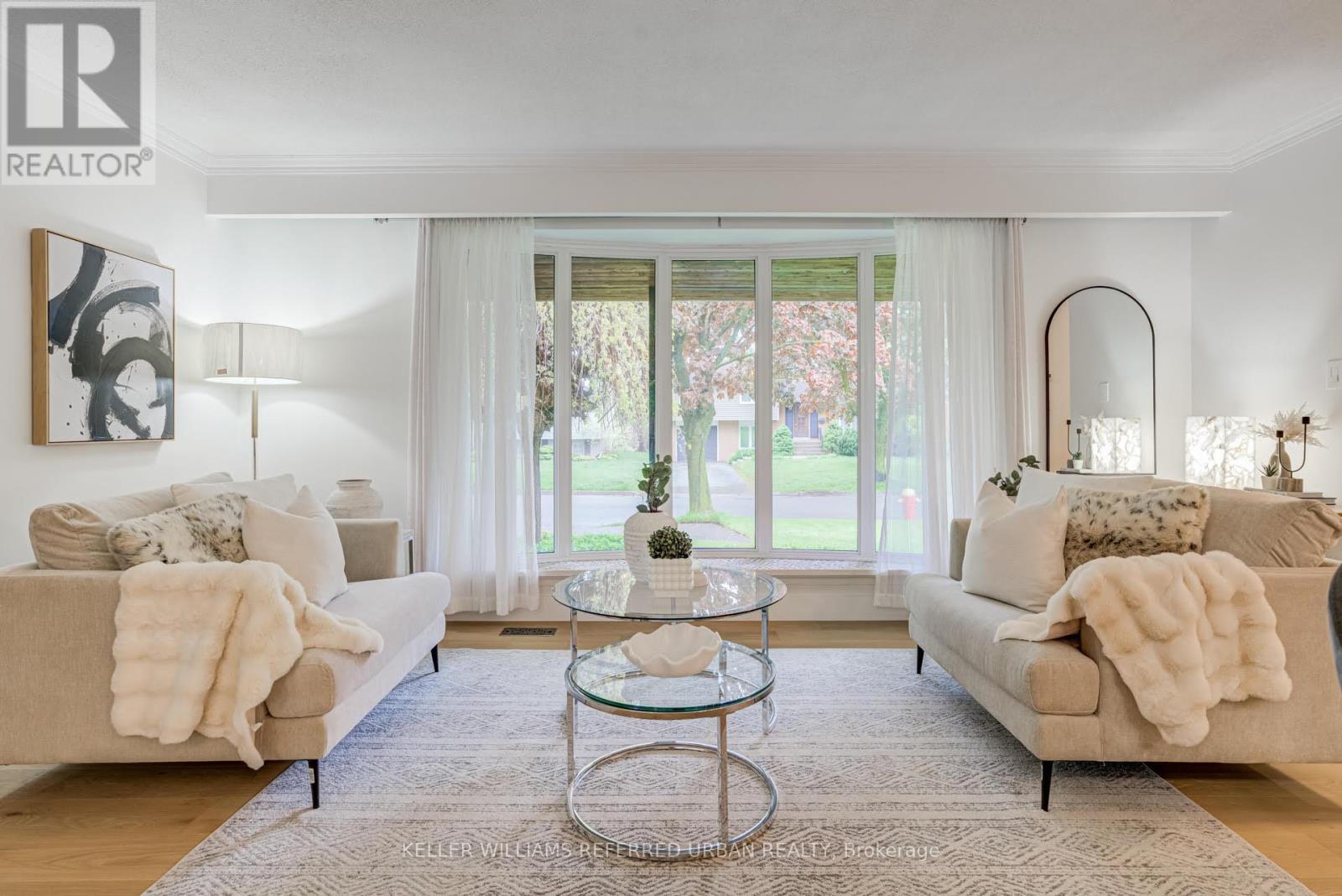 5171 Mulberry Drive, Burlington, ON - Indoor Photo Showing Living Room