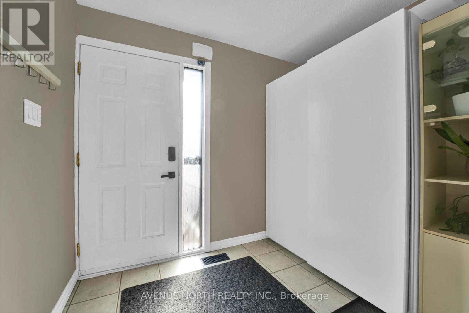 41 - 3520 Downpatrick Road, Ottawa, ON - Indoor Photo Showing Other Room