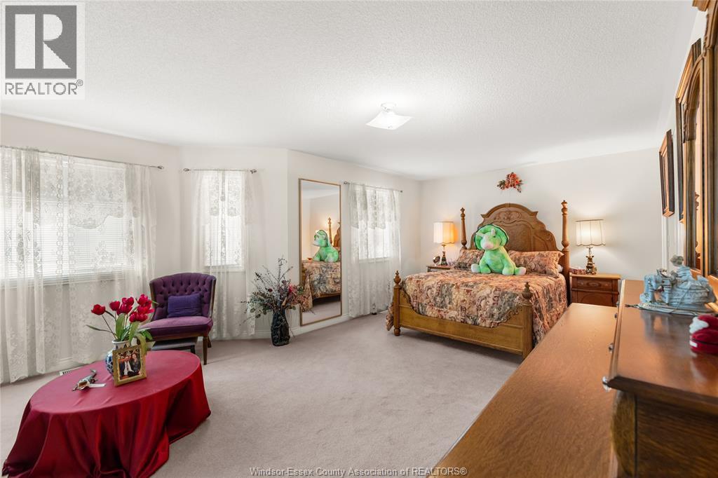 965 Greenpark, Windsor, ON - Indoor Photo Showing Bedroom