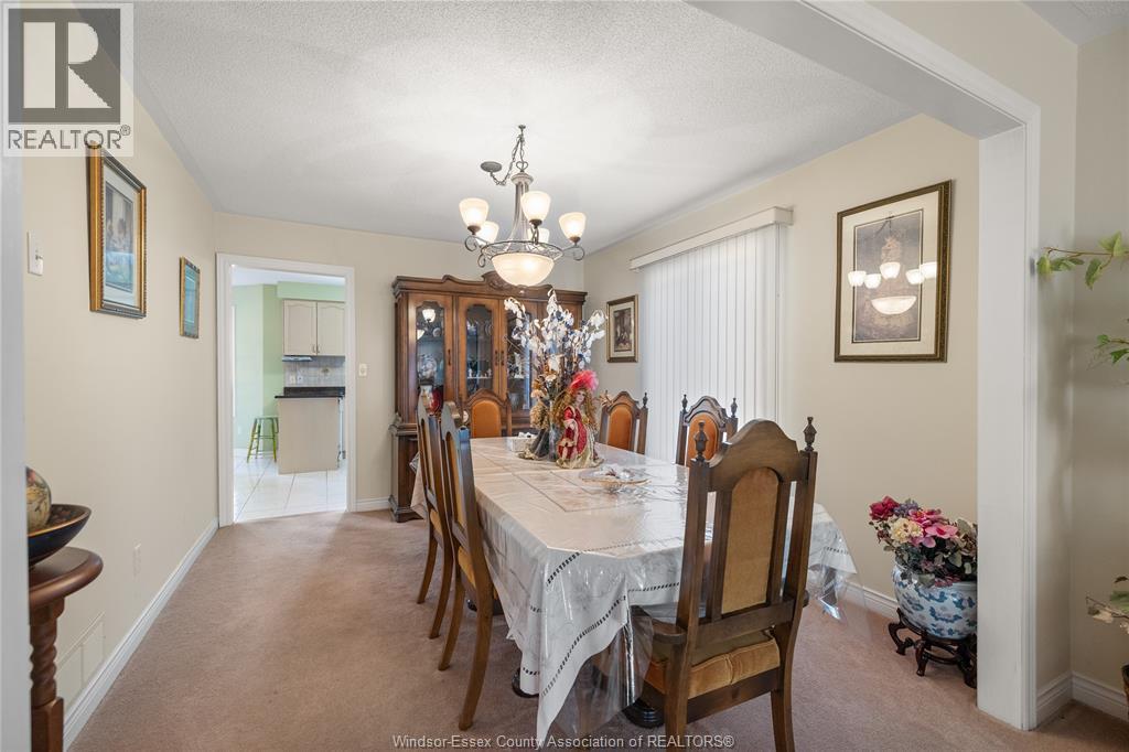 965 Greenpark, Windsor, ON - Indoor Photo Showing Dining Room
