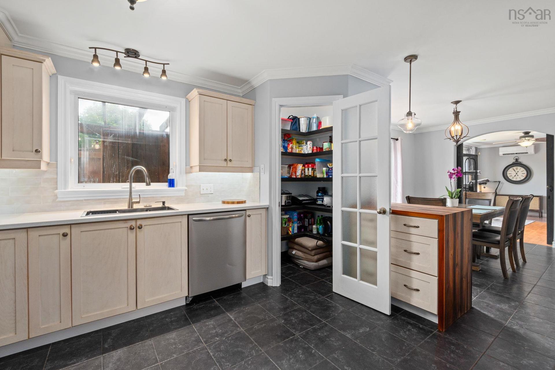 37 Pearl Drive, Colby, NS - Indoor Photo Showing Kitchen