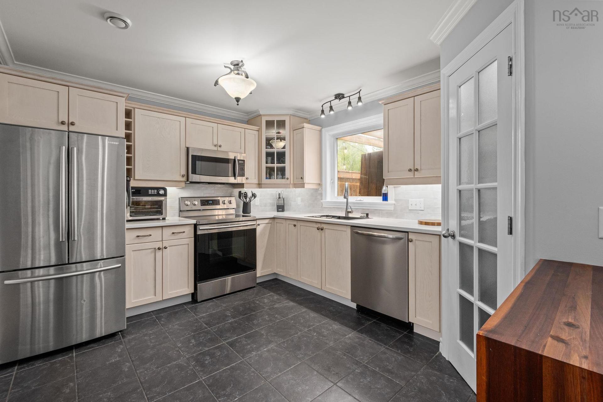 37 Pearl Drive, Colby, NS - Indoor Photo Showing Kitchen