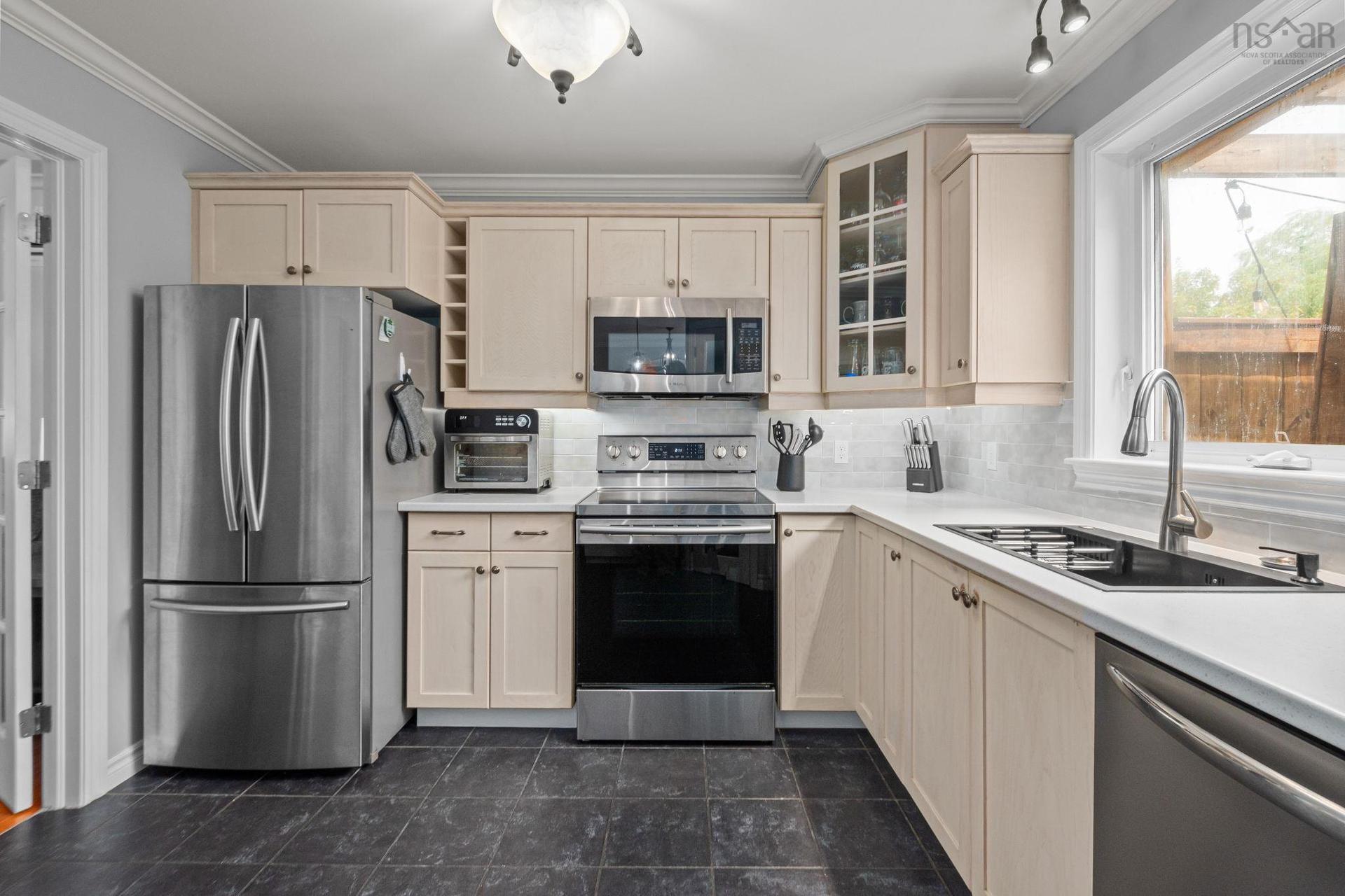 37 Pearl Drive, Colby, NS - Indoor Photo Showing Kitchen