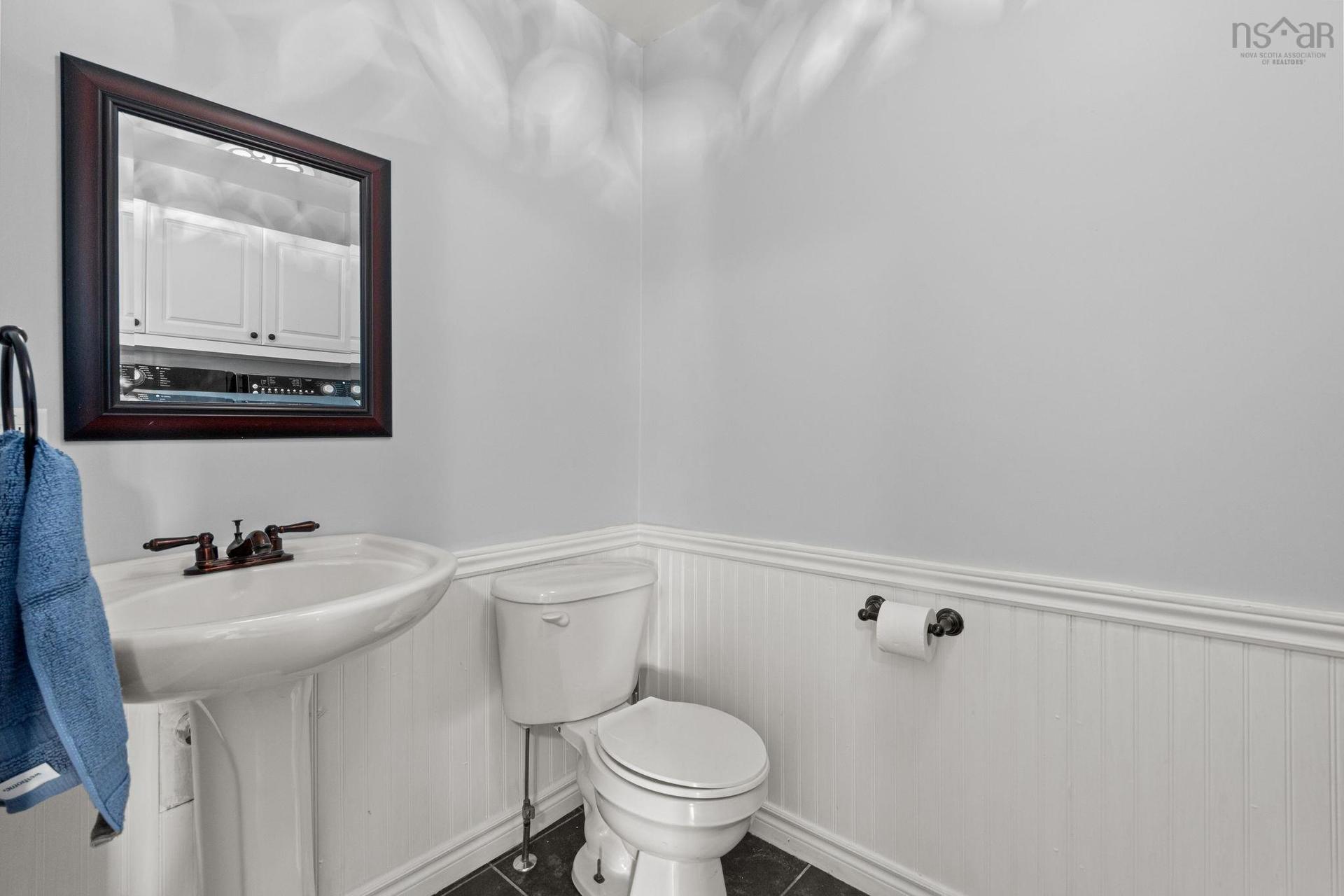 37 Pearl Drive, Colby, NS - Indoor Photo Showing Bathroom