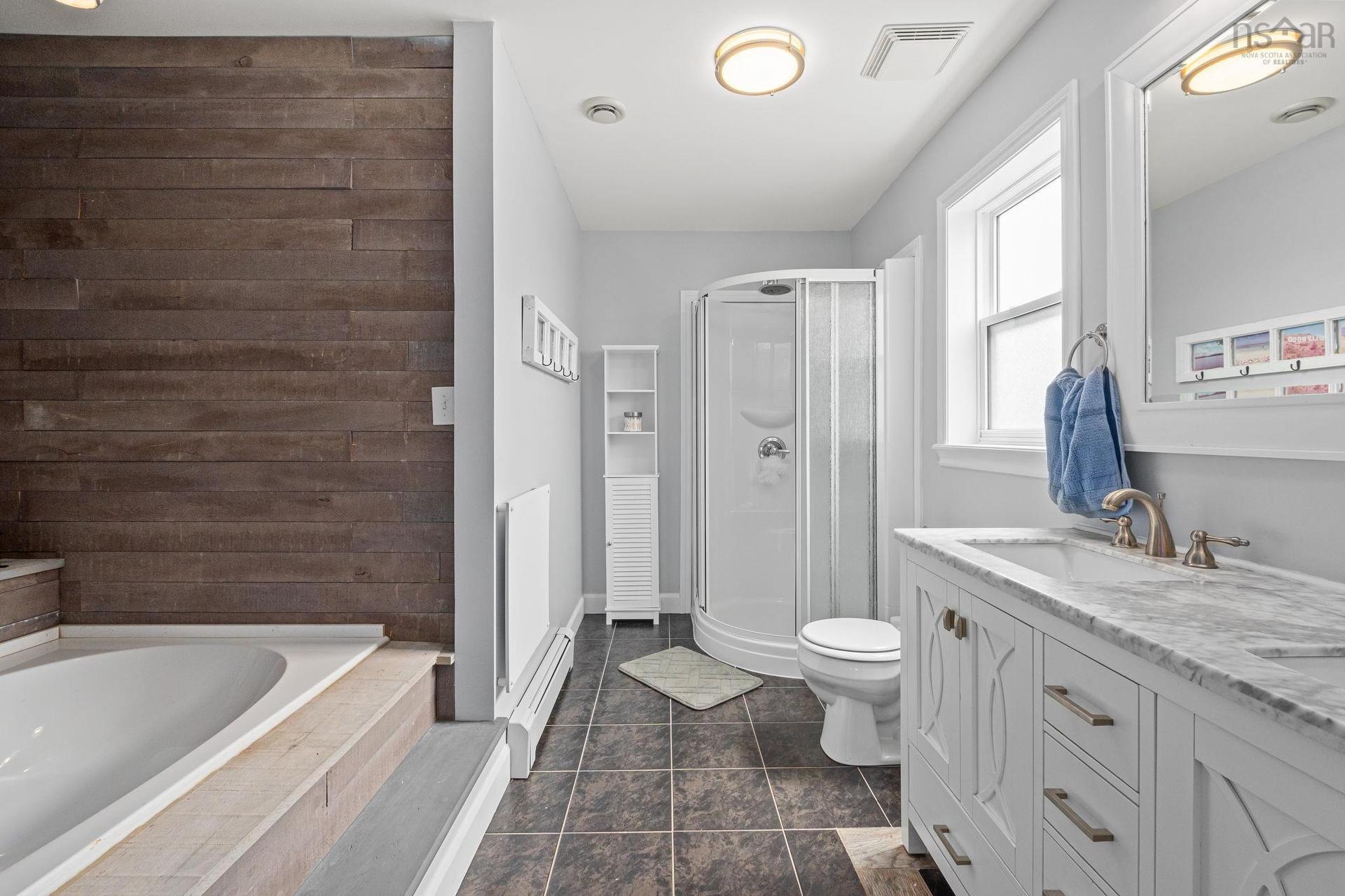 37 Pearl Drive, Colby, NS - Indoor Photo Showing Bathroom