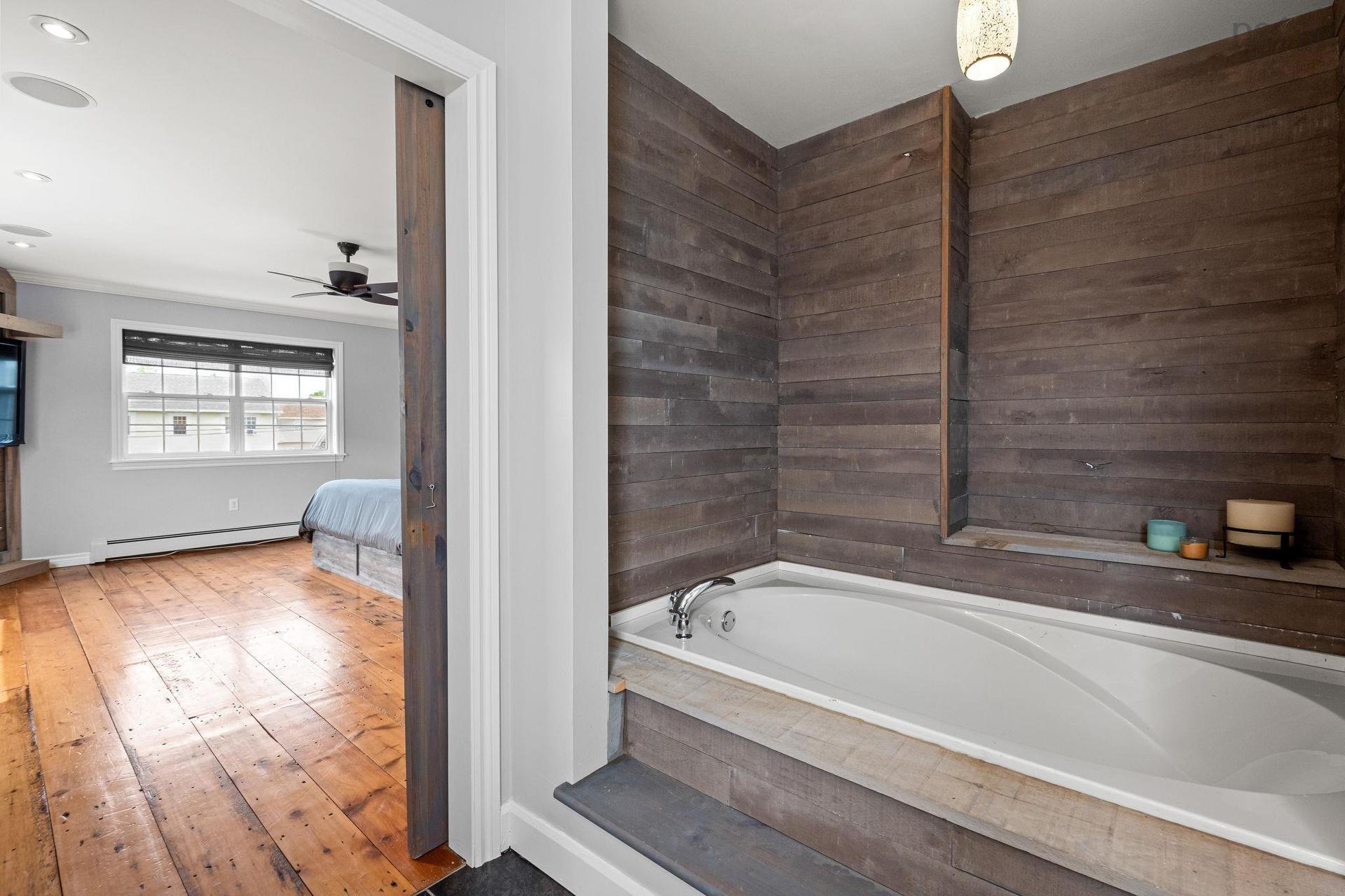 37 Pearl Drive, Colby, NS - Indoor Photo Showing Bathroom