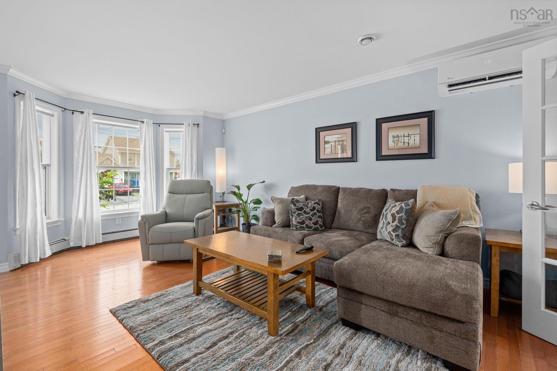 37 Pearl Drive, Colby, NS - Indoor Photo Showing Living Room