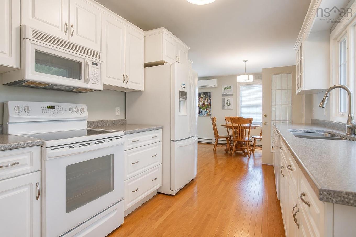 108 Marsters Avenue, Berwick, NS - Indoor Photo Showing Kitchen With Double Sink