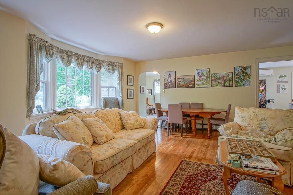 108 Marsters Avenue, Berwick, NS - Indoor Photo Showing Living Room