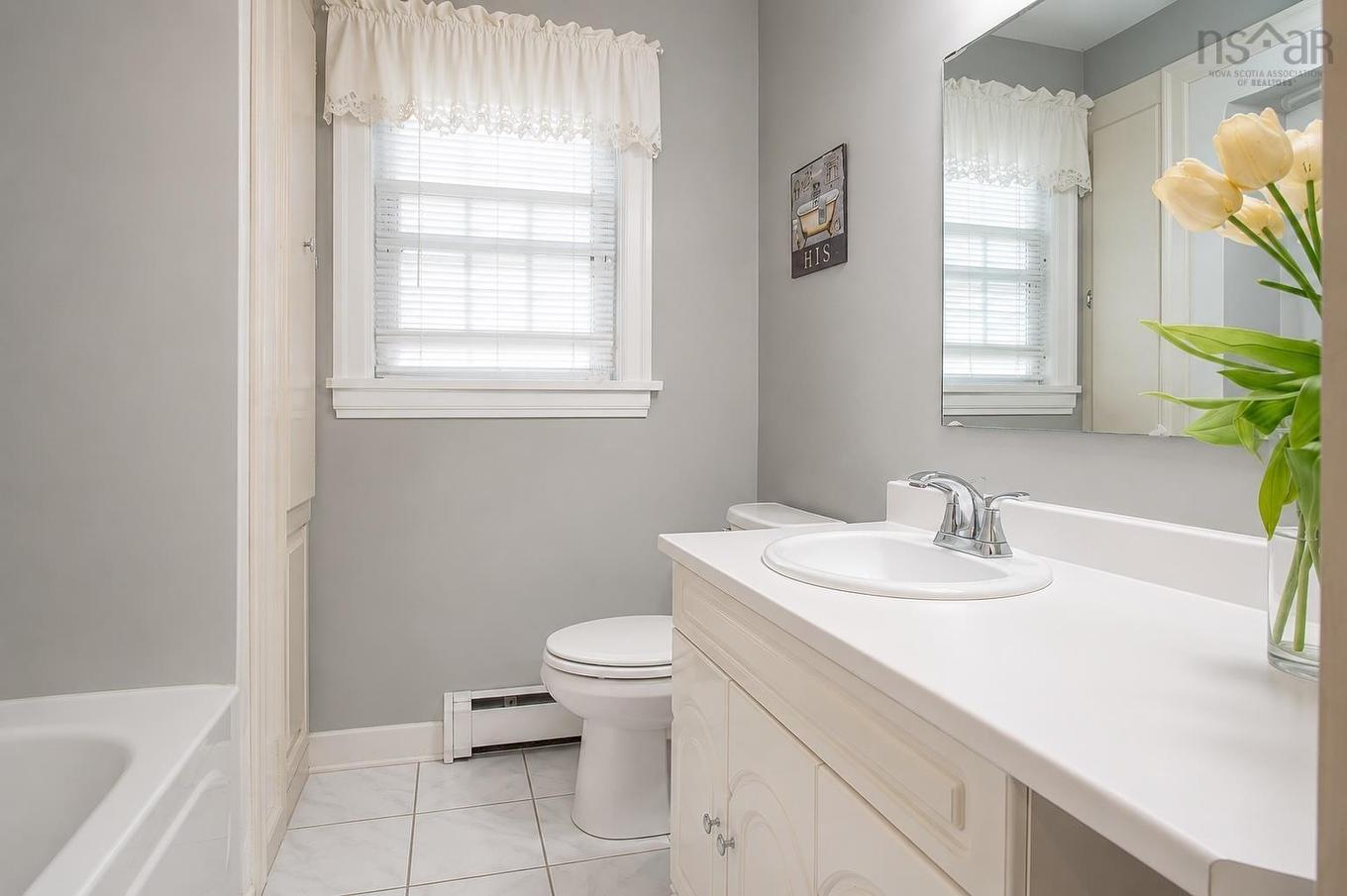 108 Marsters Avenue, Berwick, NS - Indoor Photo Showing Bathroom