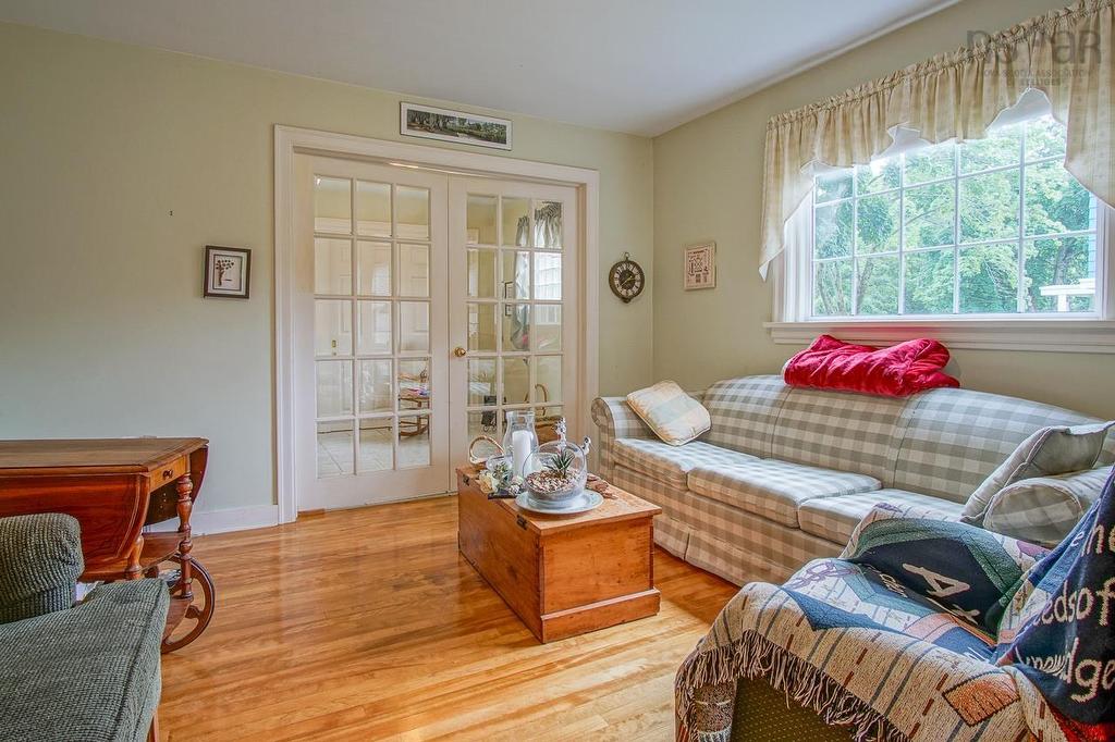 108 Marsters Avenue, Berwick, NS - Indoor Photo Showing Living Room