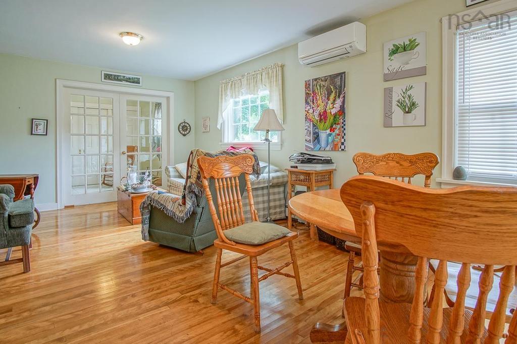 108 Marsters Avenue, Berwick, NS - Indoor Photo Showing Living Room