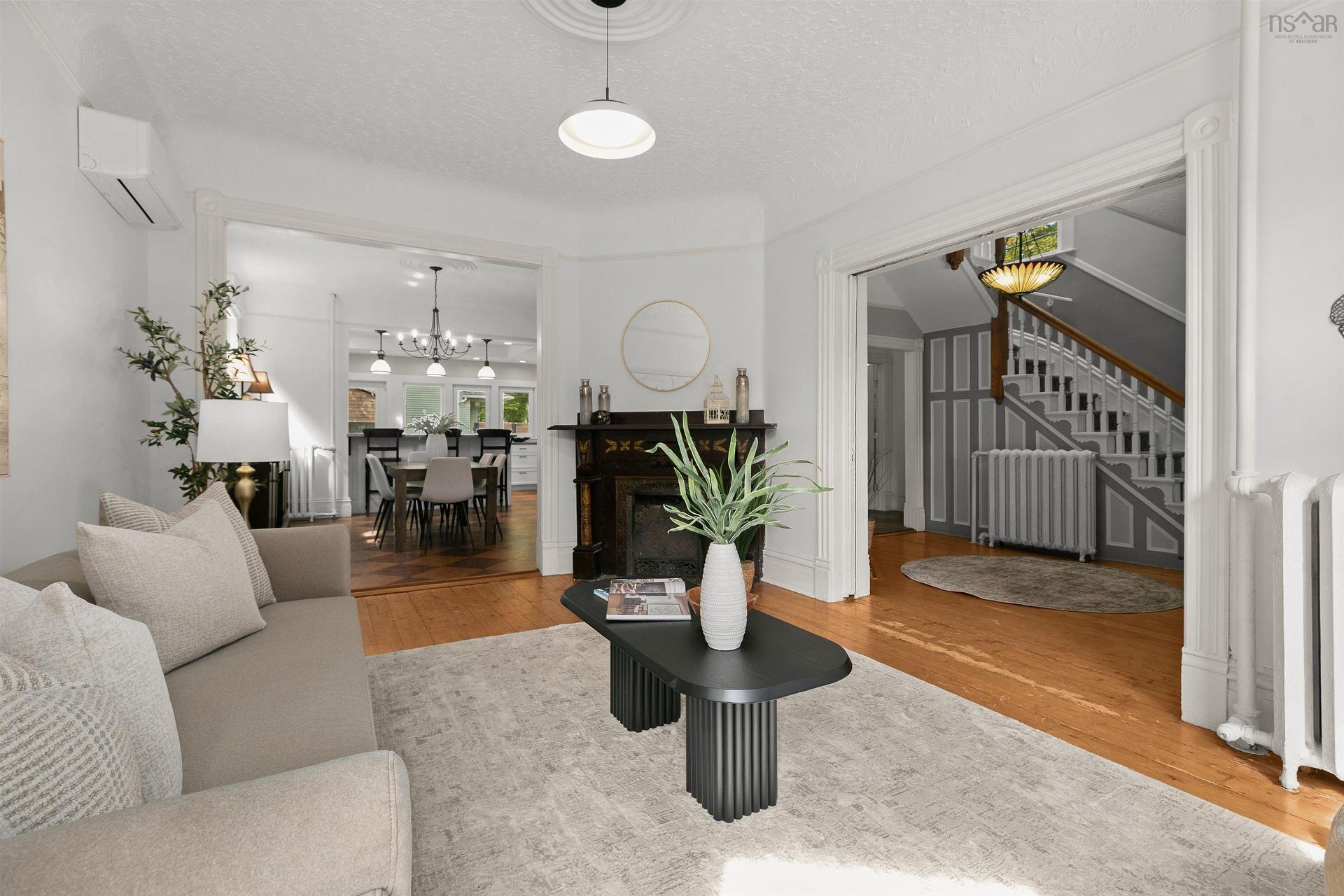 1890 Vernon Street, Halifax, NS - Indoor Photo Showing Living Room