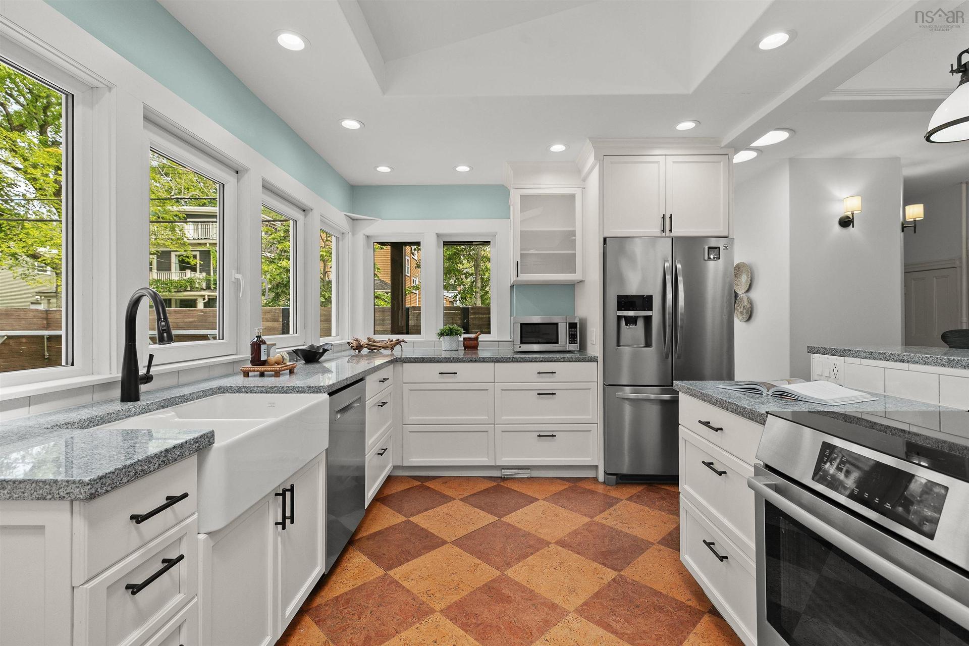 1890 Vernon Street, Halifax, NS - Indoor Photo Showing Kitchen With Upgraded Kitchen