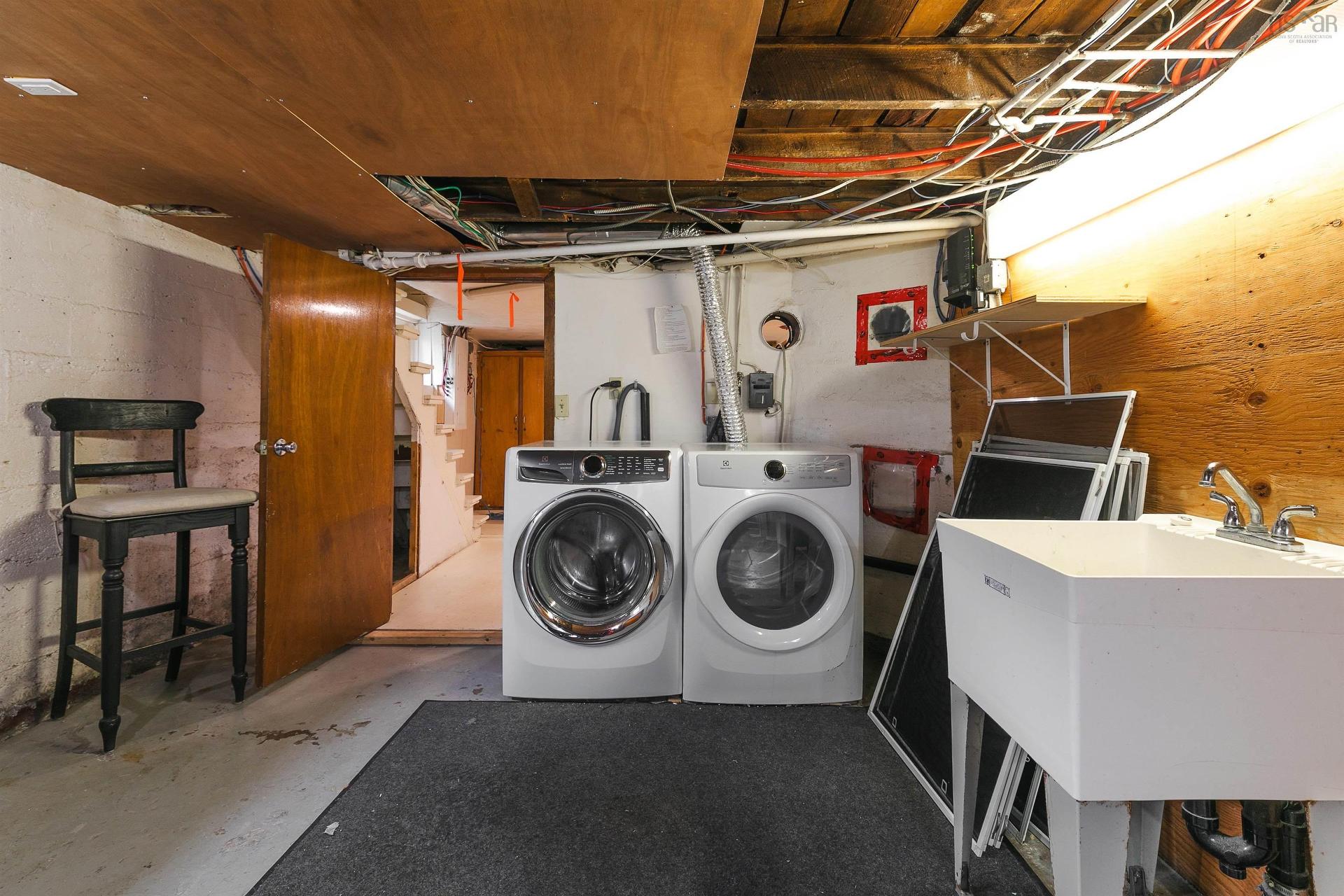 1890 Vernon Street, Halifax, NS - Indoor Photo Showing Laundry Room