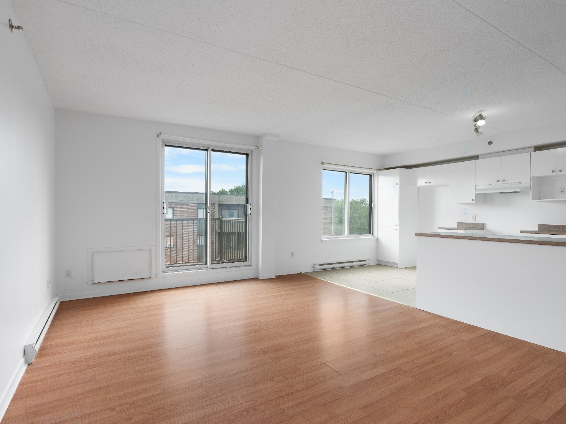 Living Room - 605-1750 Boul. Lévesque E., Laval (Duvernay), QC - Indoor Photo Showing Kitchen