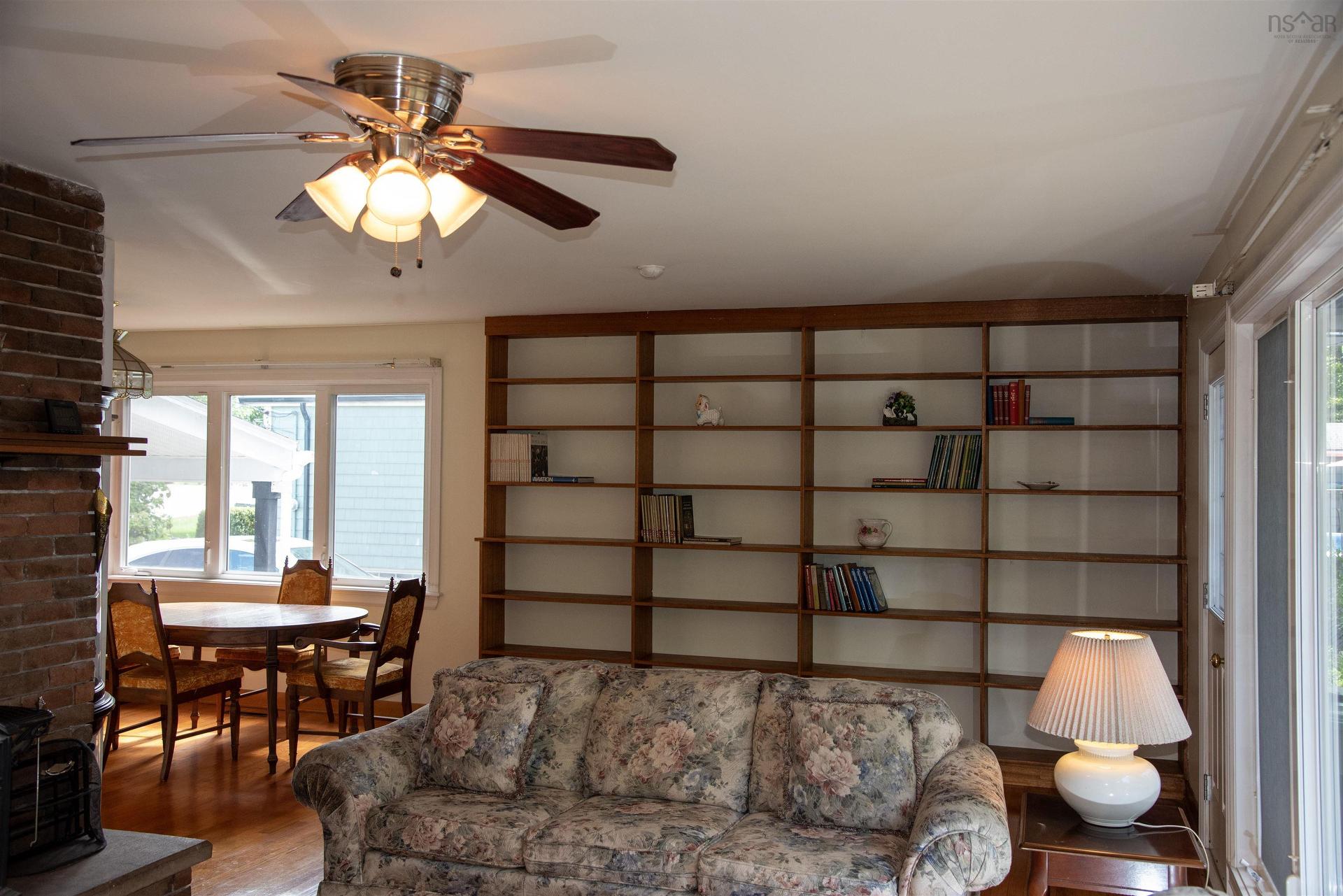17 Maple Drive, Timberlea, NS - Indoor Photo Showing Living Room