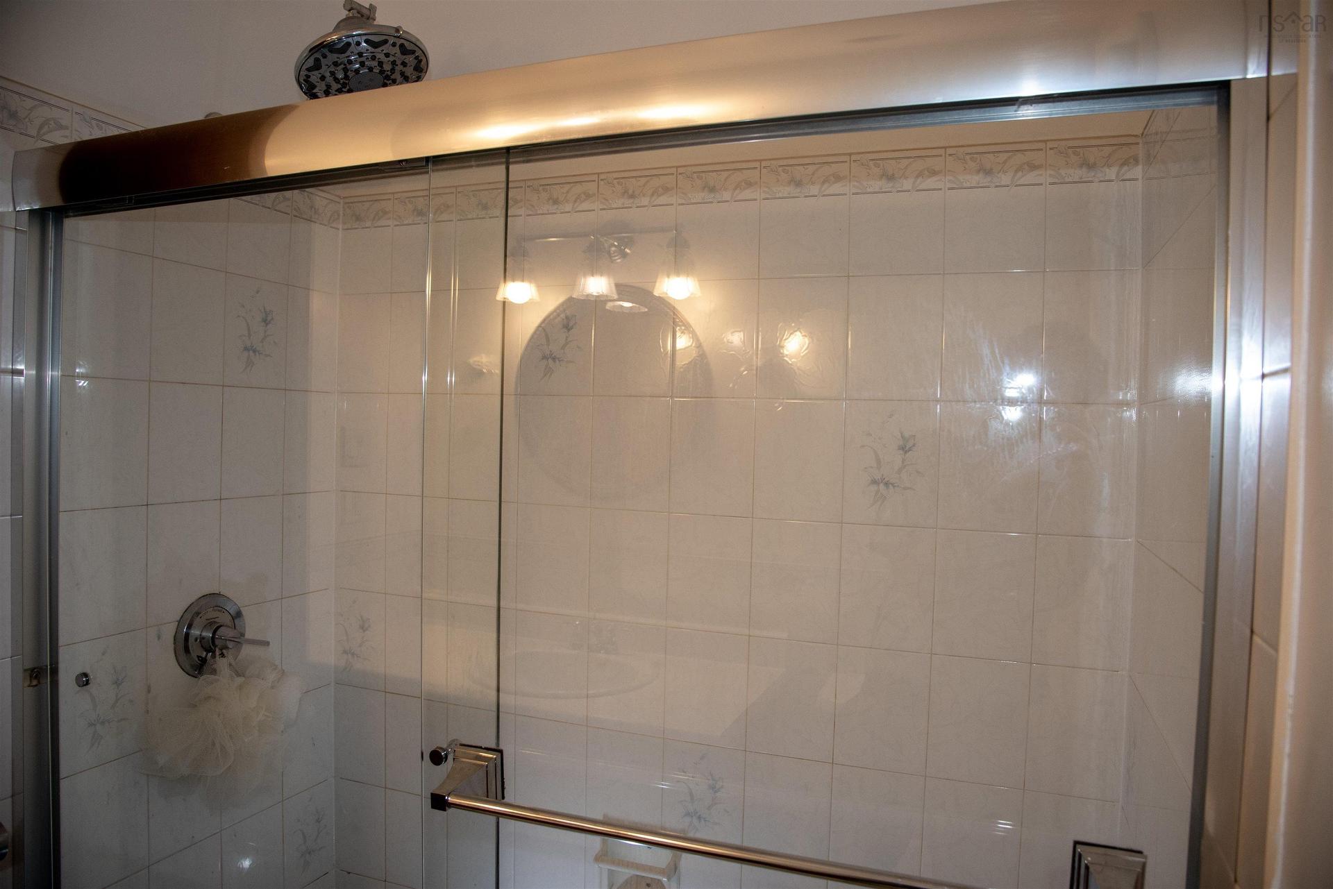 17 Maple Drive, Timberlea, NS - Indoor Photo Showing Bathroom