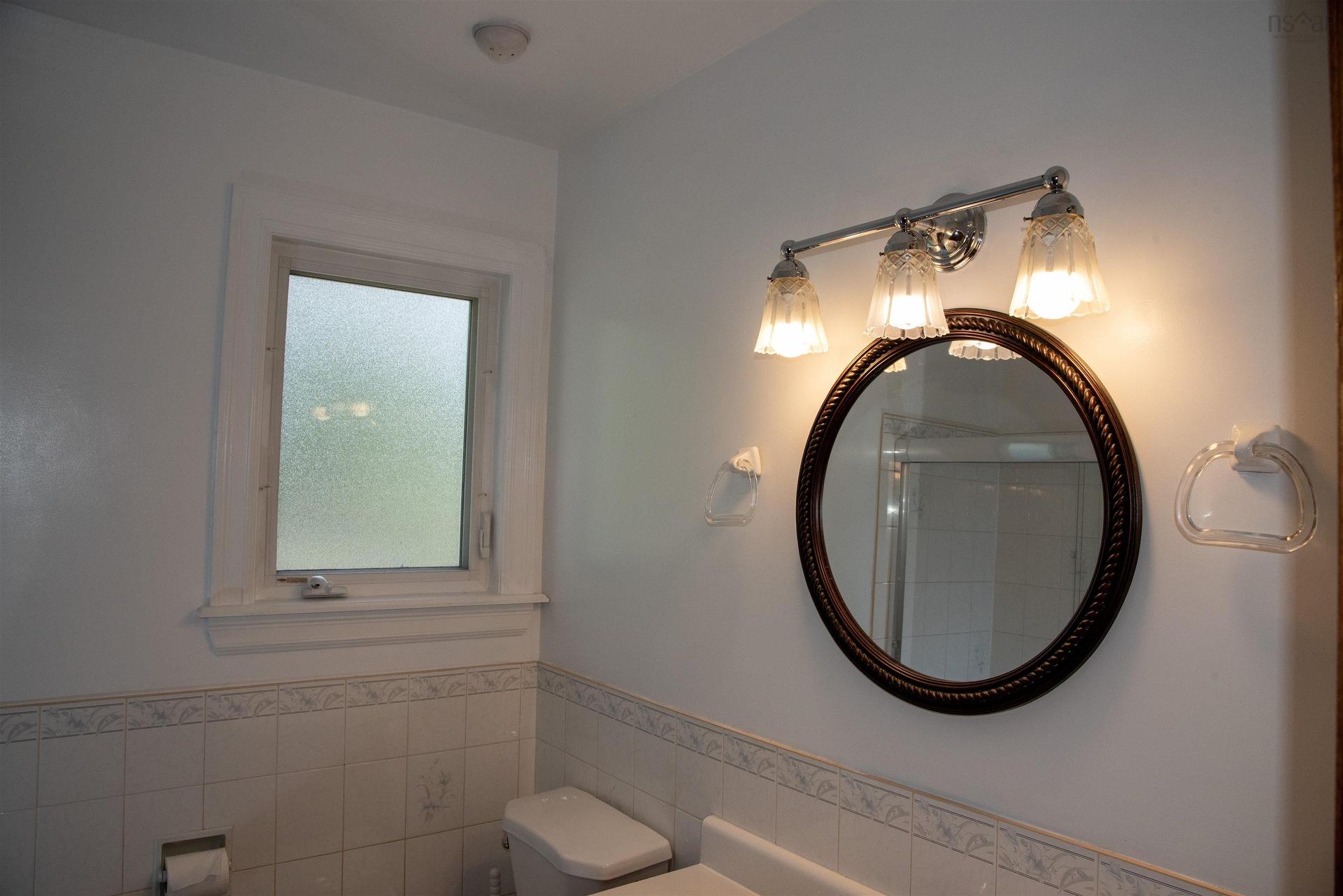 17 Maple Drive, Timberlea, NS - Indoor Photo Showing Bathroom