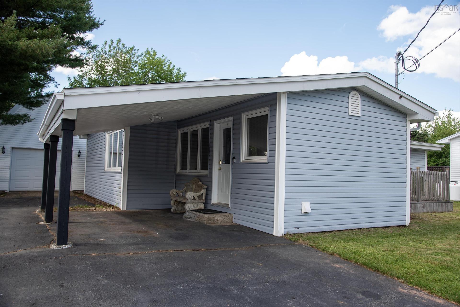 17 Maple Drive, Timberlea, NS - Outdoor