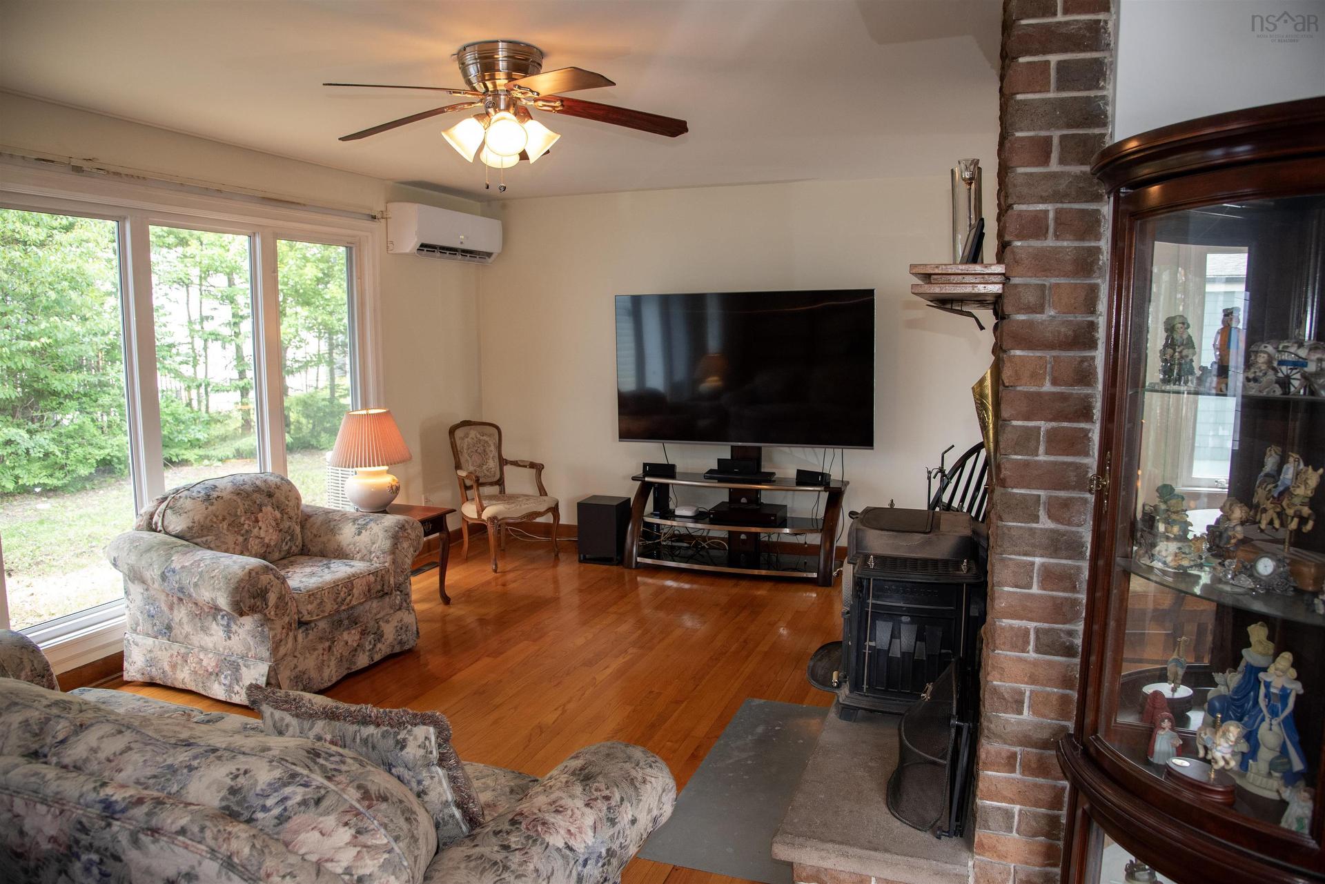 17 Maple Drive, Timberlea, NS - Indoor Photo Showing Living Room