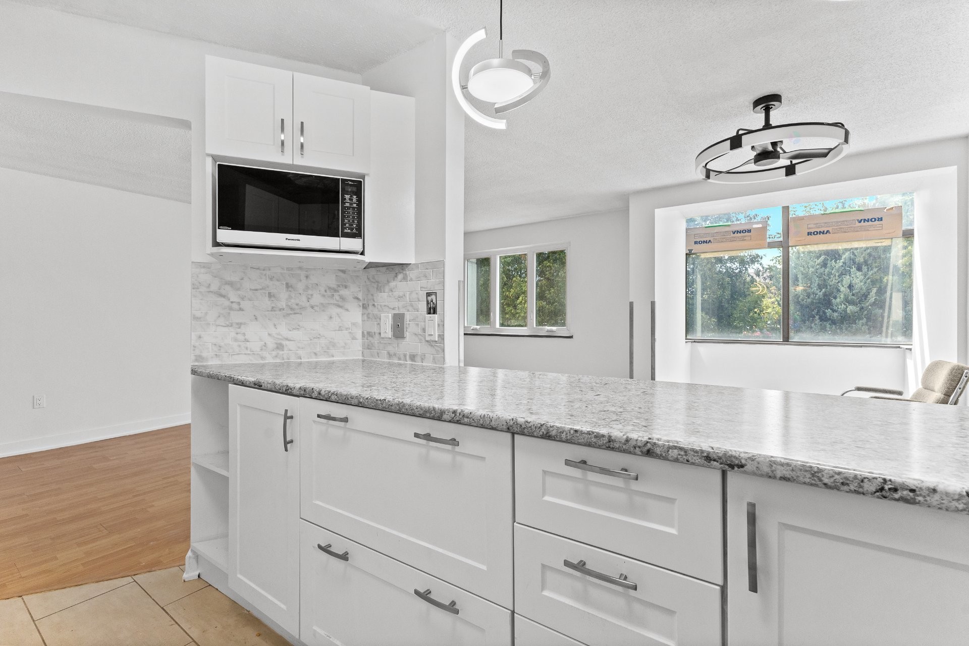 Cuisine - 1-139E Ch. De La Savane, Gatineau (Gatineau), QC - Indoor Photo Showing Kitchen With Upgraded Kitchen