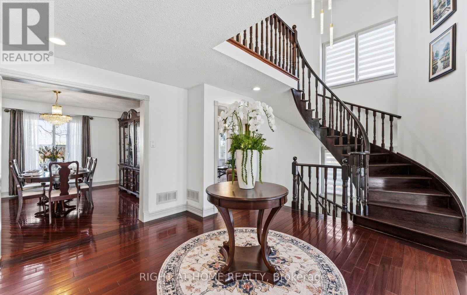 Grand Entryway - 1665 Asgard Drive, Mississauga, ON - Indoor Photo Showing Other Room