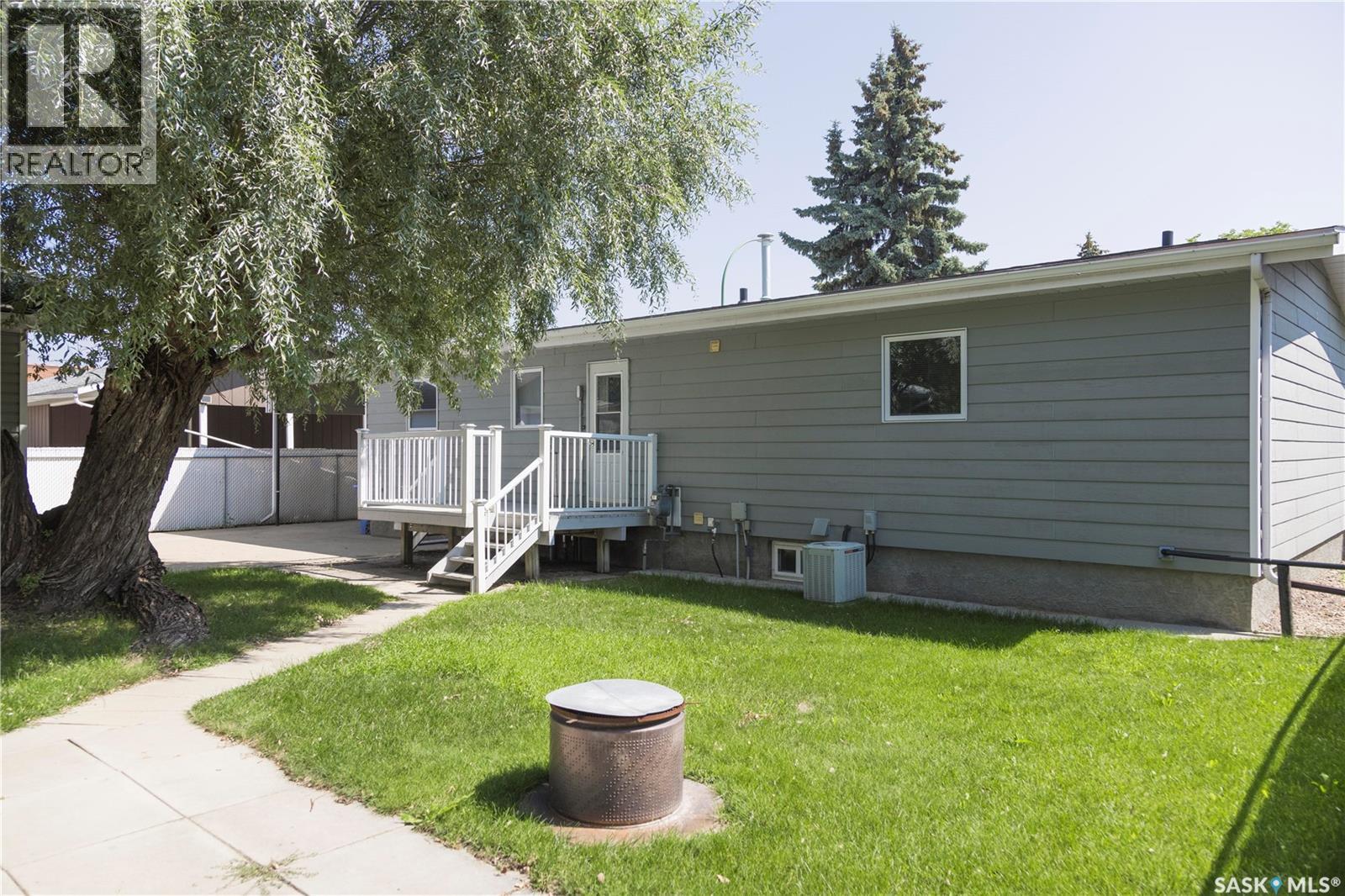 2885 4Th Avenue W, Prince Albert, SK - Outdoor