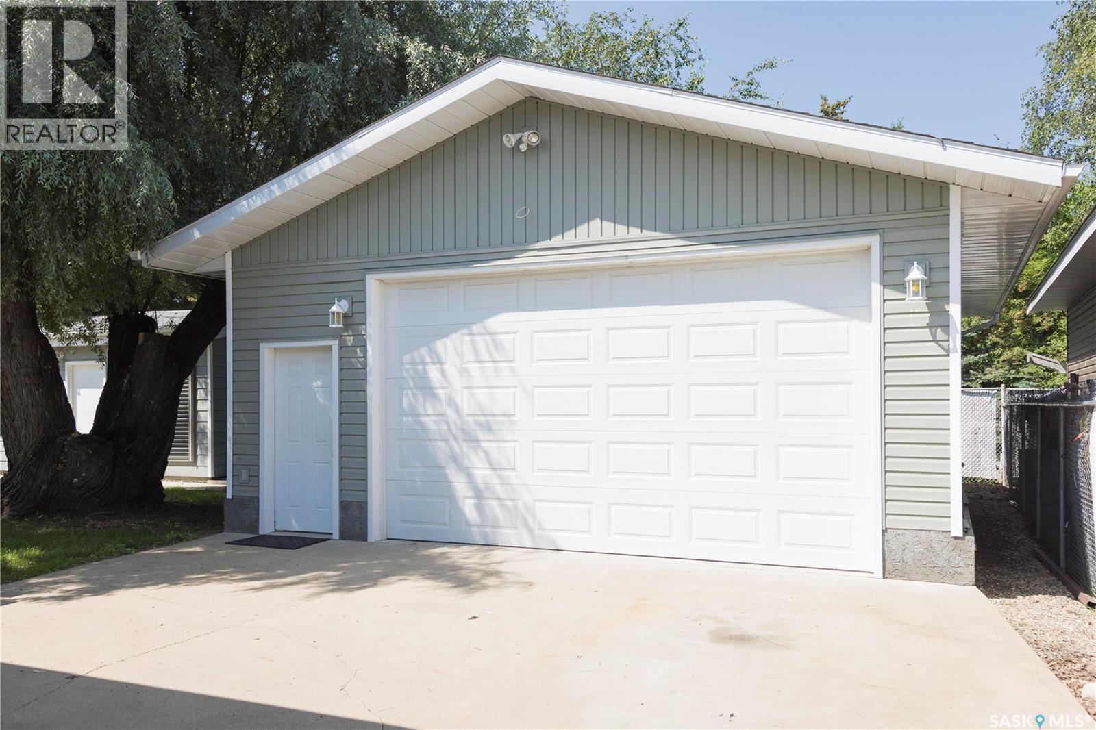 2885 4Th Avenue W, Prince Albert, SK - Outdoor