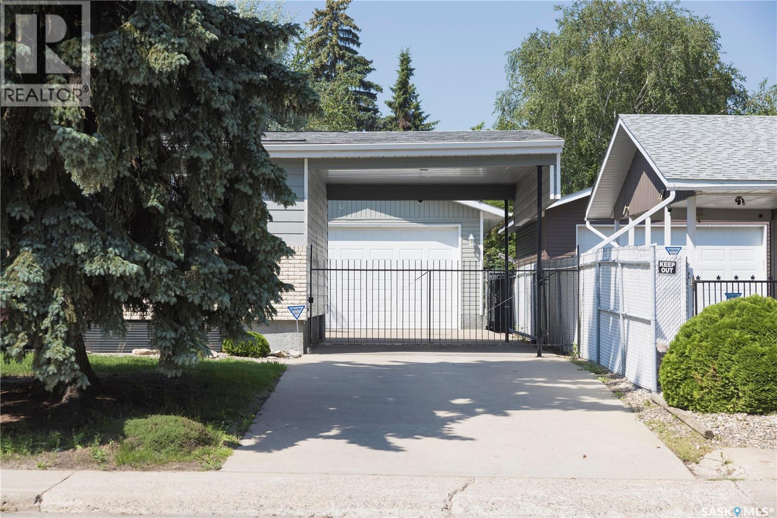 2885 4Th Avenue W, Prince Albert, SK - Outdoor