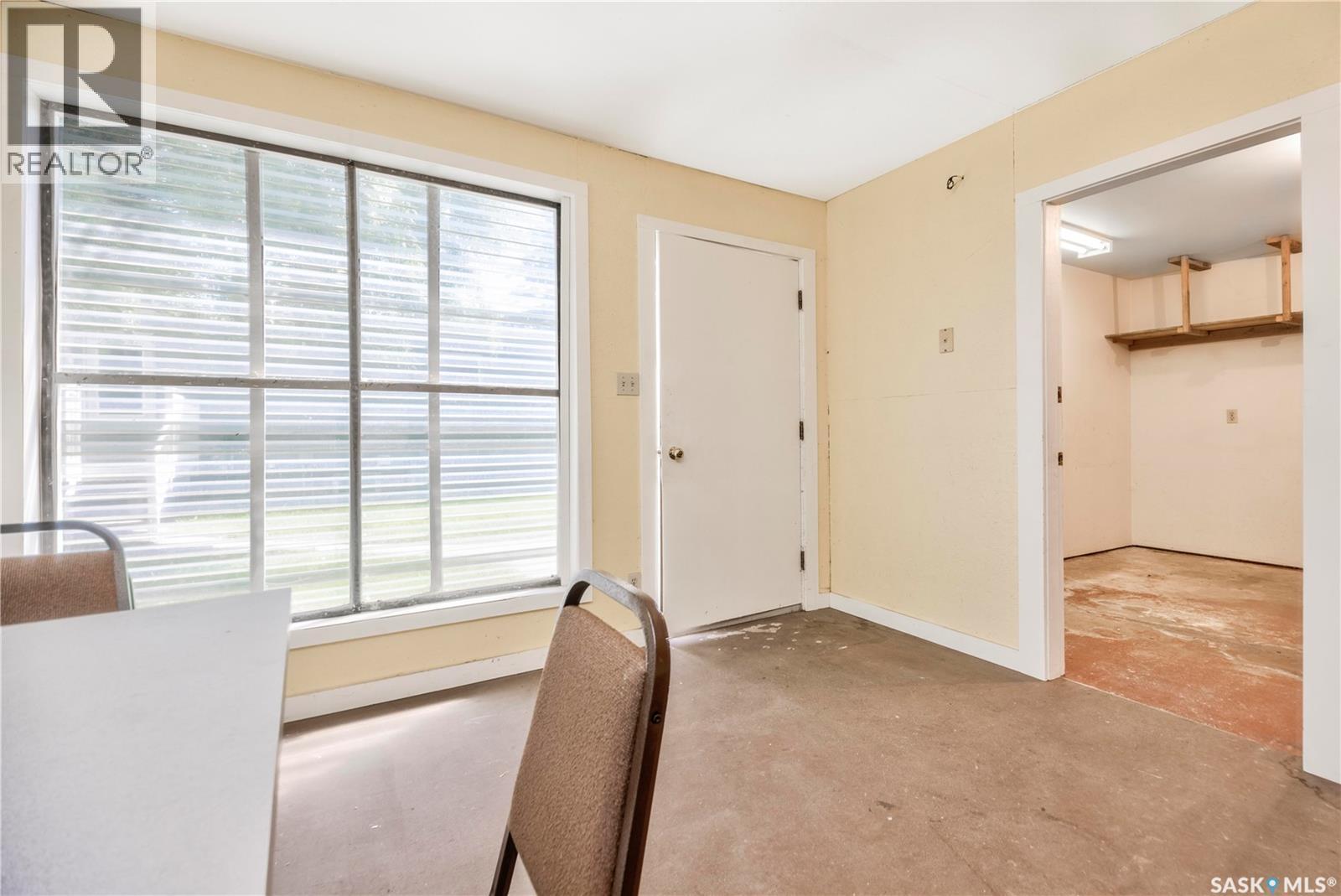 2885 4Th Avenue W, Prince Albert, SK - Indoor