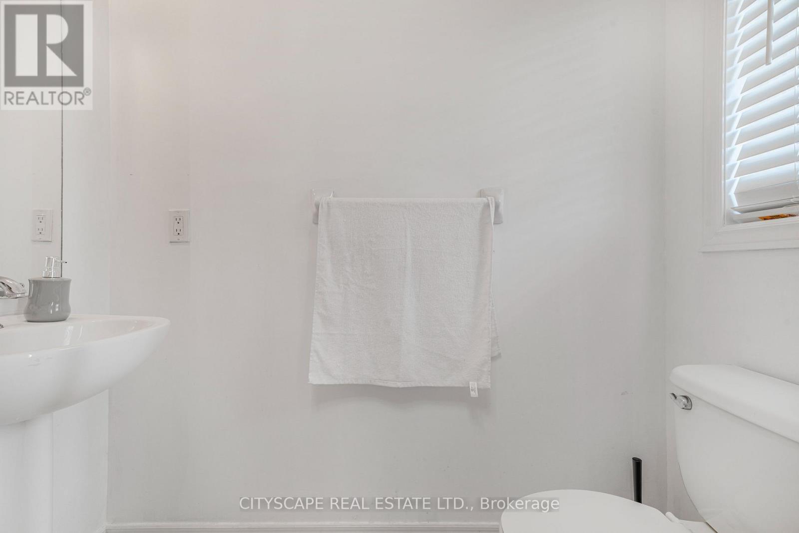 14 Redcedar Crescent, Hamilton, ON - Indoor Photo Showing Bathroom