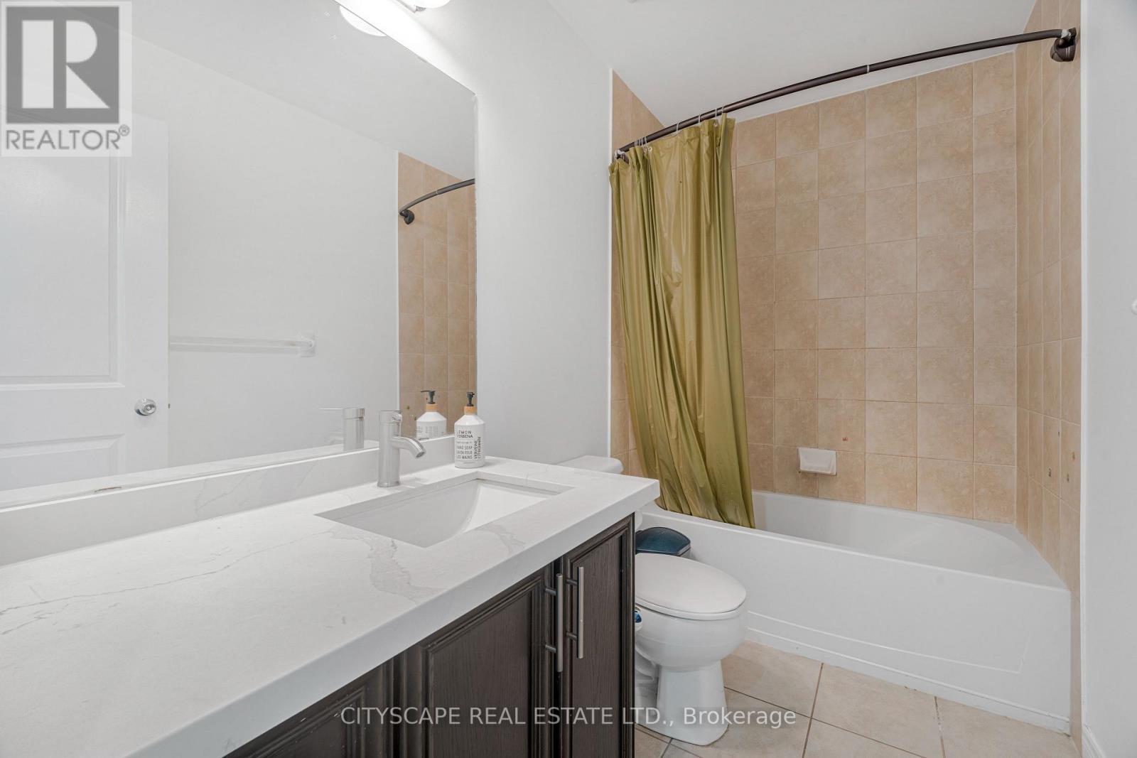 14 Redcedar Crescent, Hamilton, ON - Indoor Photo Showing Bathroom