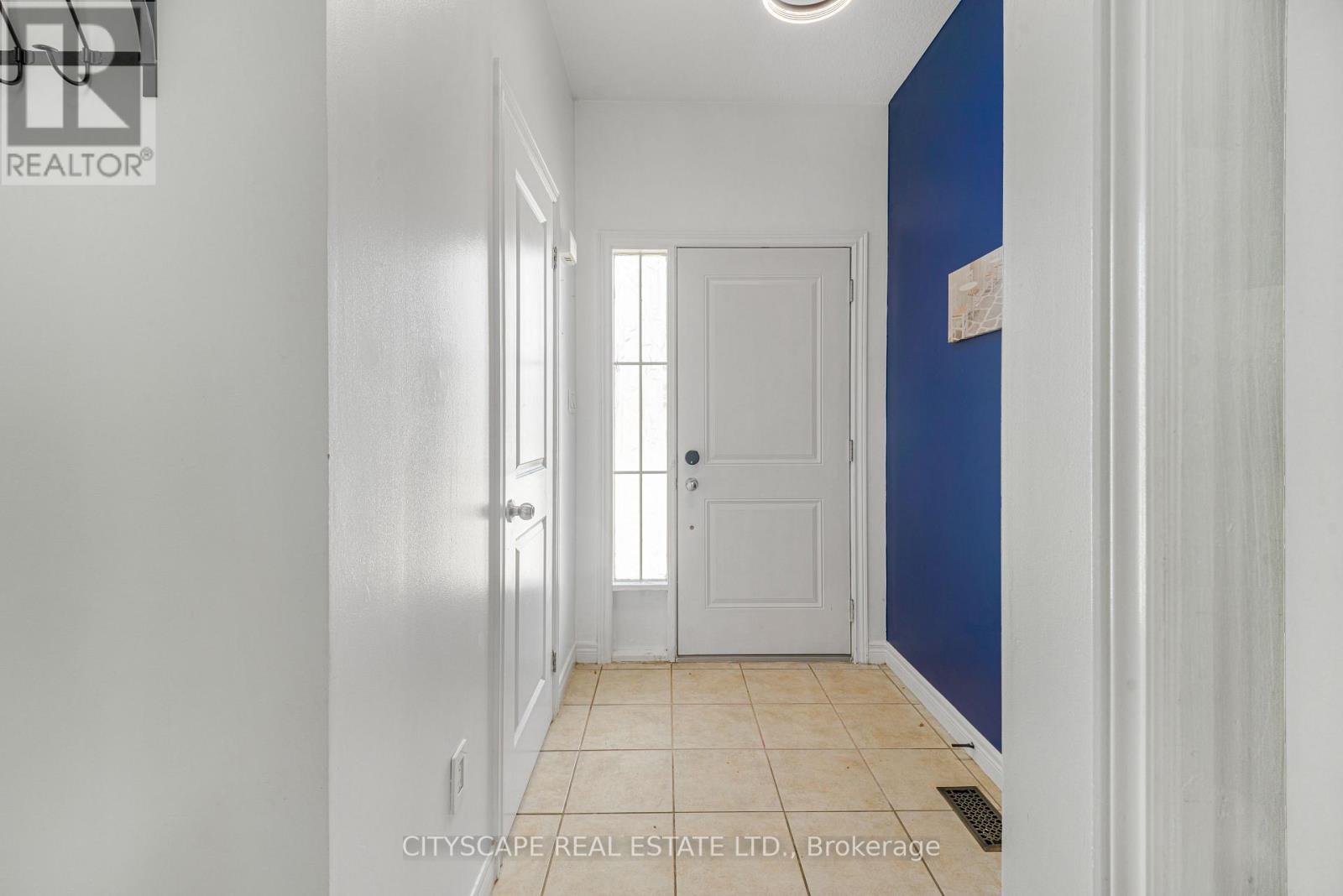 14 Redcedar Crescent, Hamilton, ON - Indoor Photo Showing Other Room