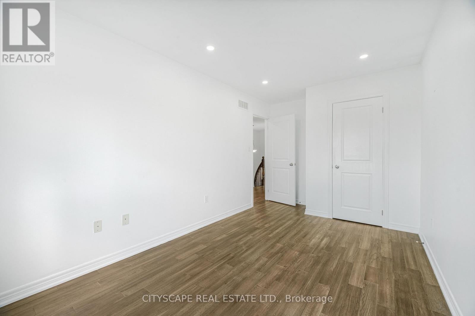 14 Redcedar Crescent, Hamilton, ON - Indoor Photo Showing Other Room