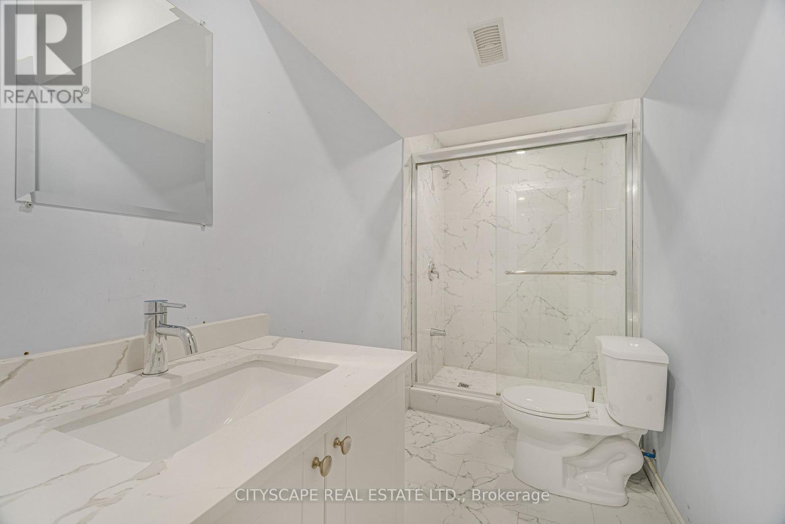 14 Redcedar Crescent, Hamilton, ON - Indoor Photo Showing Bathroom