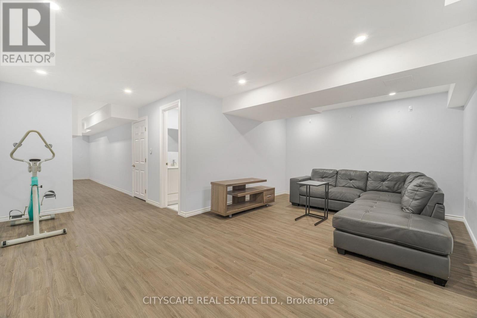 14 Redcedar Crescent, Hamilton, ON - Indoor