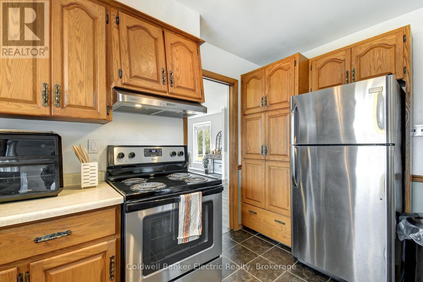 1647 Stenner Road, Douro-Dummer, ON - Indoor Photo Showing Kitchen