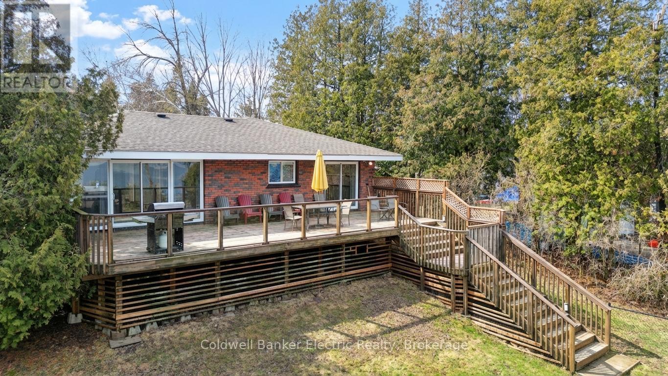 1647 Stenner Road, Douro-Dummer, ON - Outdoor With Deck Patio Veranda