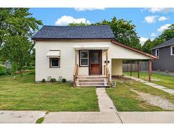 107 WILSON Essex, ON N8M 2M3