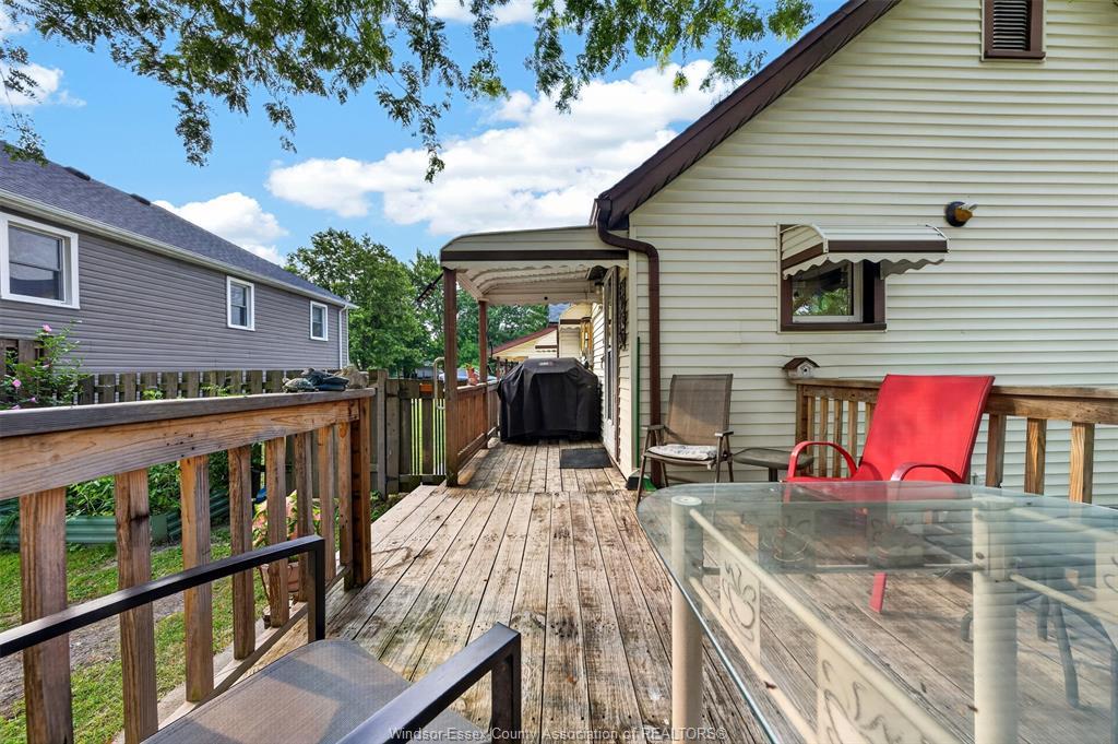 107 Wilson, Essex, ON - Outdoor With Deck Patio Veranda With Exterior