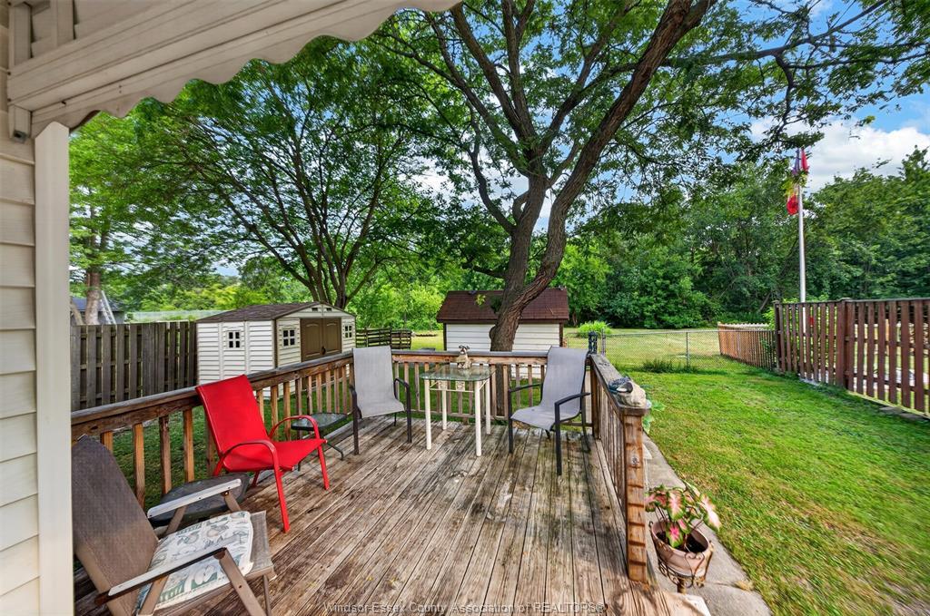 107 Wilson, Essex, ON - Outdoor With Deck Patio Veranda