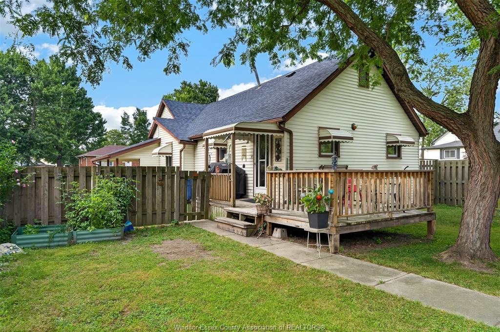 107 Wilson, Essex, ON - Outdoor With Deck Patio Veranda