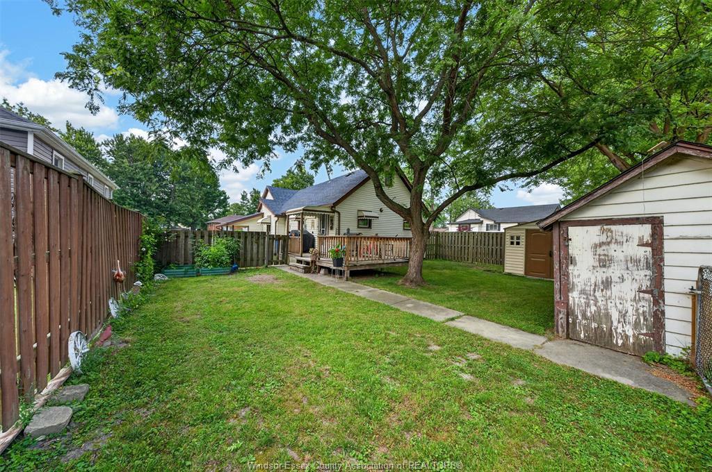 107 Wilson, Essex, ON - Outdoor