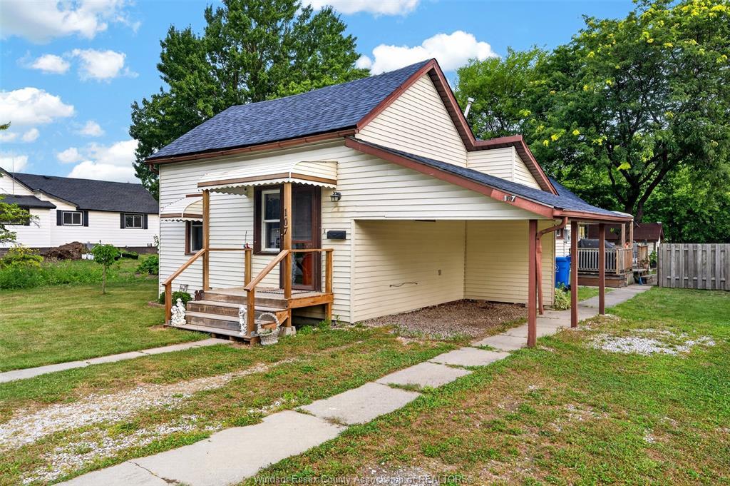 107 Wilson, Essex, ON - Outdoor